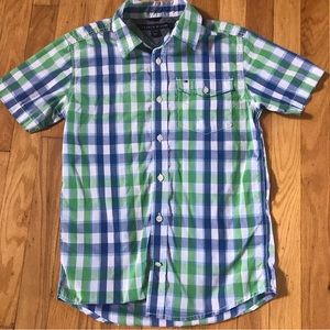 Tommy Hilfiger boys short sleeves button down shirt M